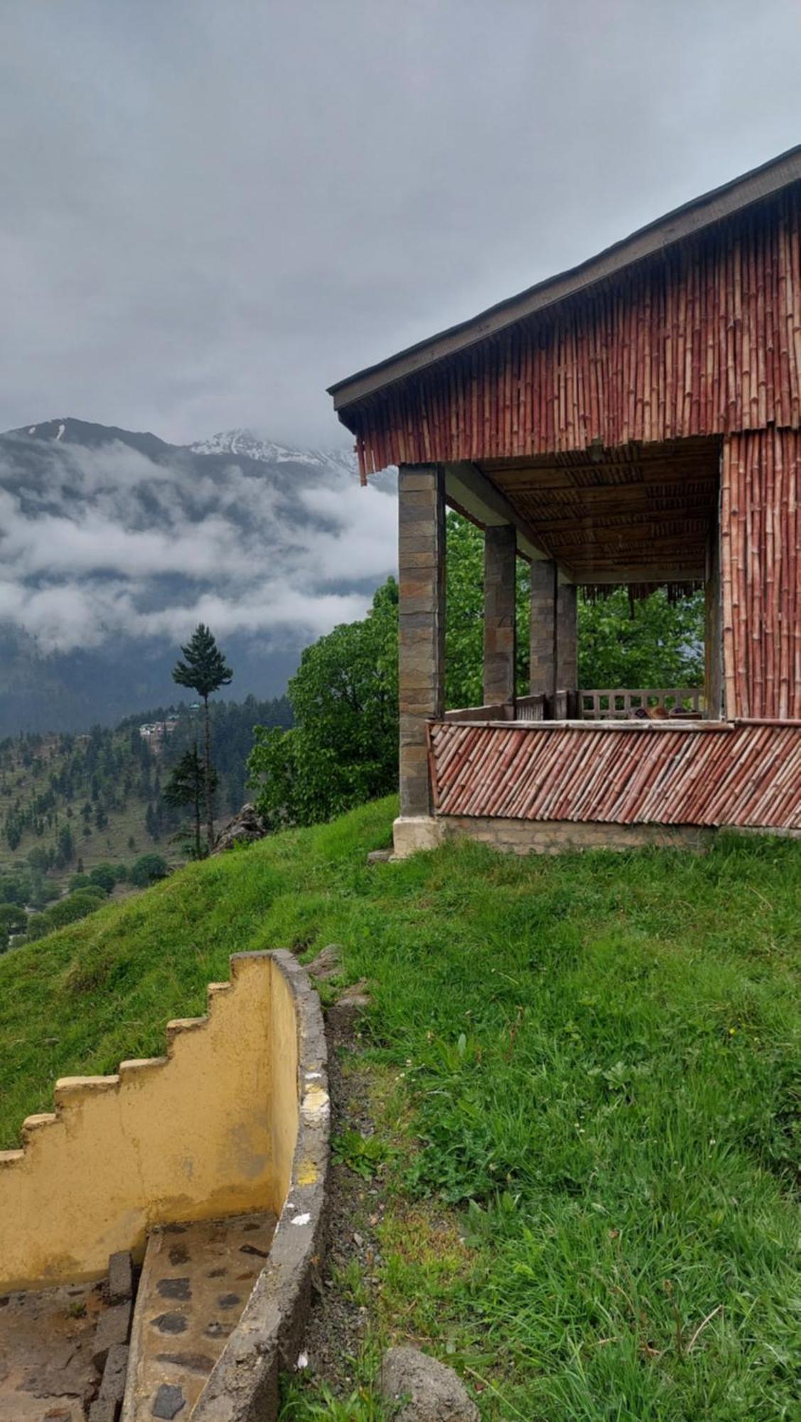 Khana Badosh Resort Kalam Экстерьер фото